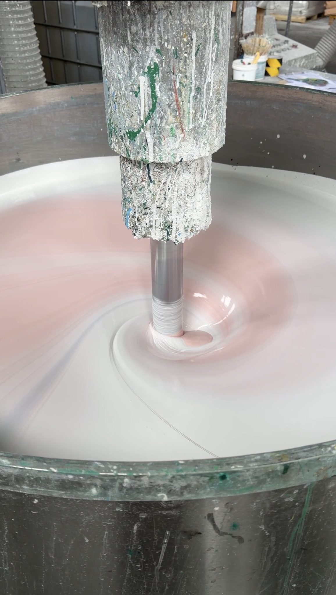 Coating batch mixing in production